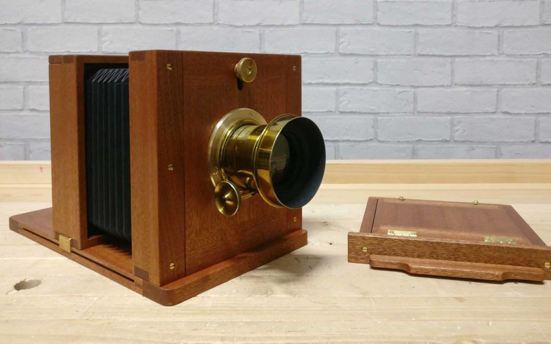 5&#215;5 English Style Camera