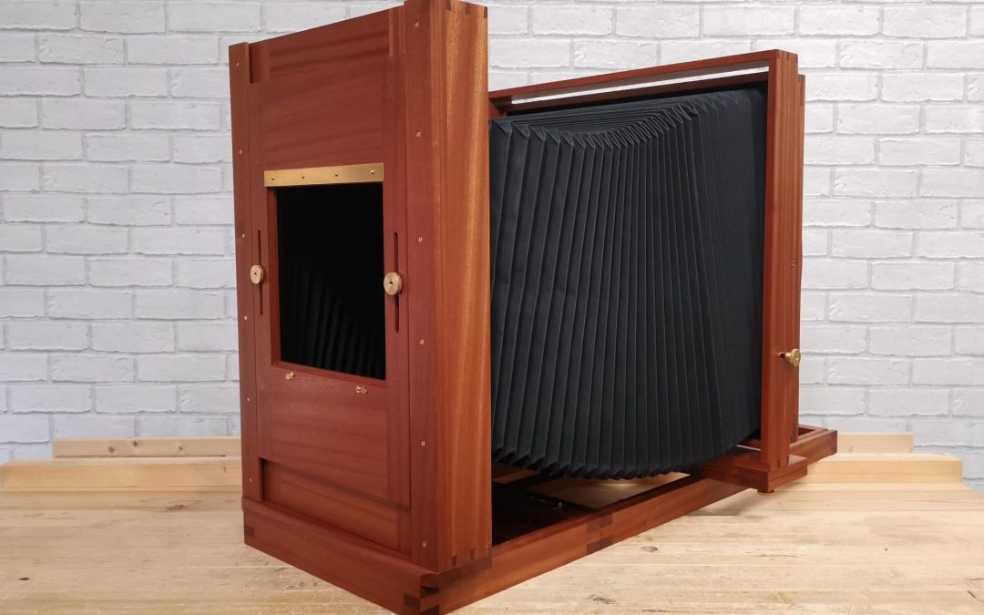 14×17 Tailboard Camera